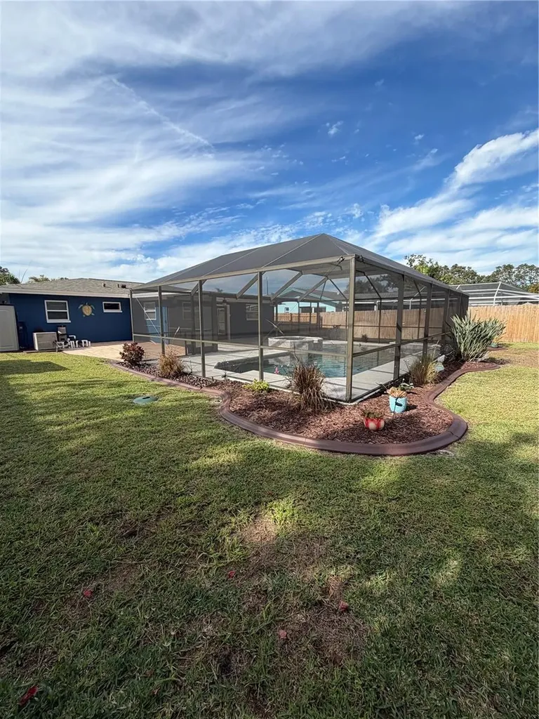 87 Oakwood Drive Dunedin FL 34698