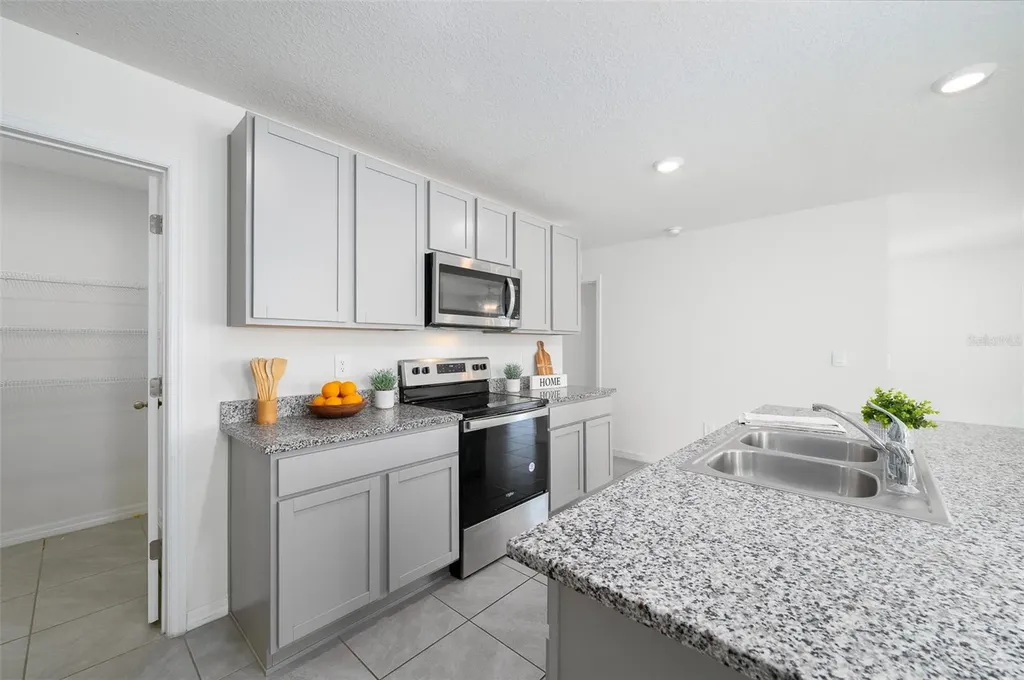 1265 NW 248th Drive Newberry FL 32669