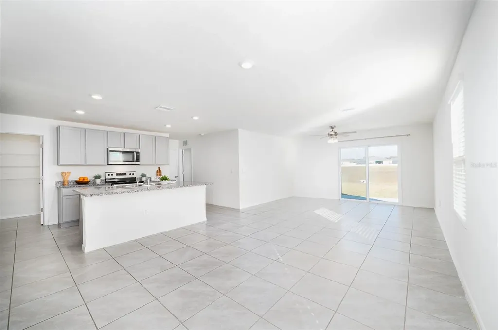 1265 NW 248th Drive Newberry FL 32669