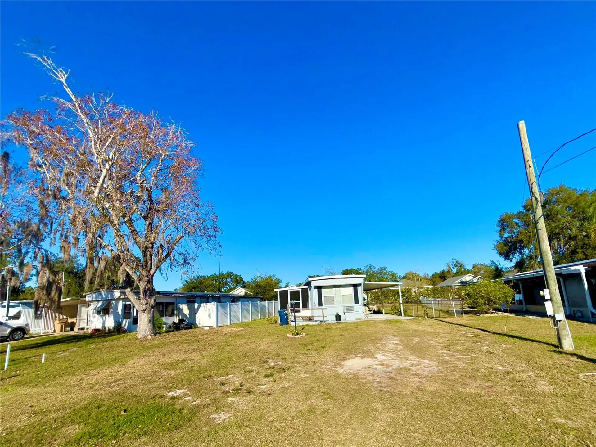1370 County Drive Tavares FL 32778
