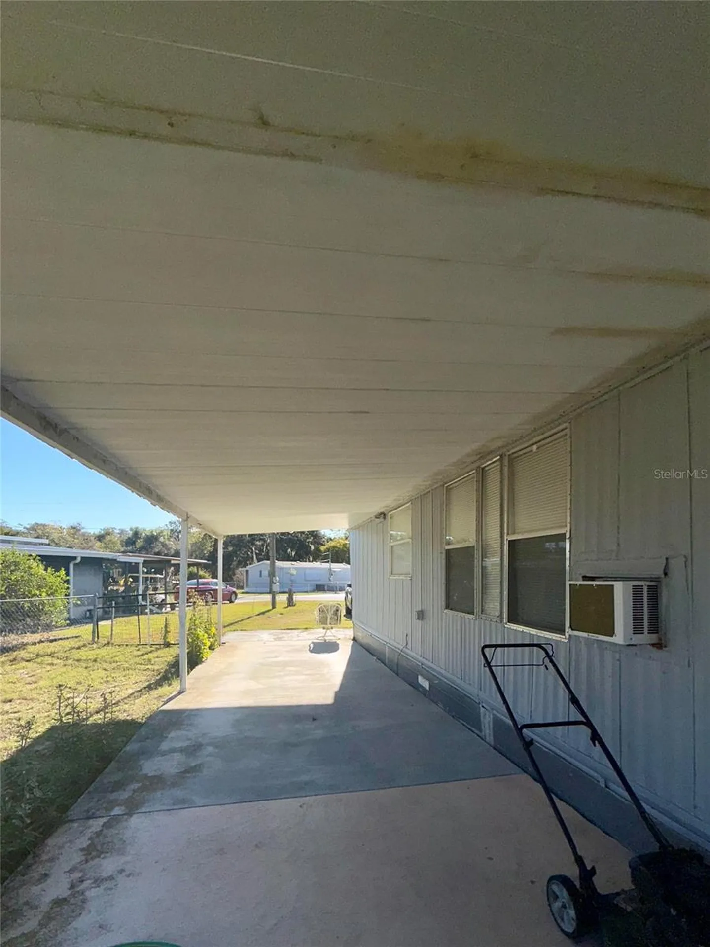 1370 County Drive Tavares FL 32778