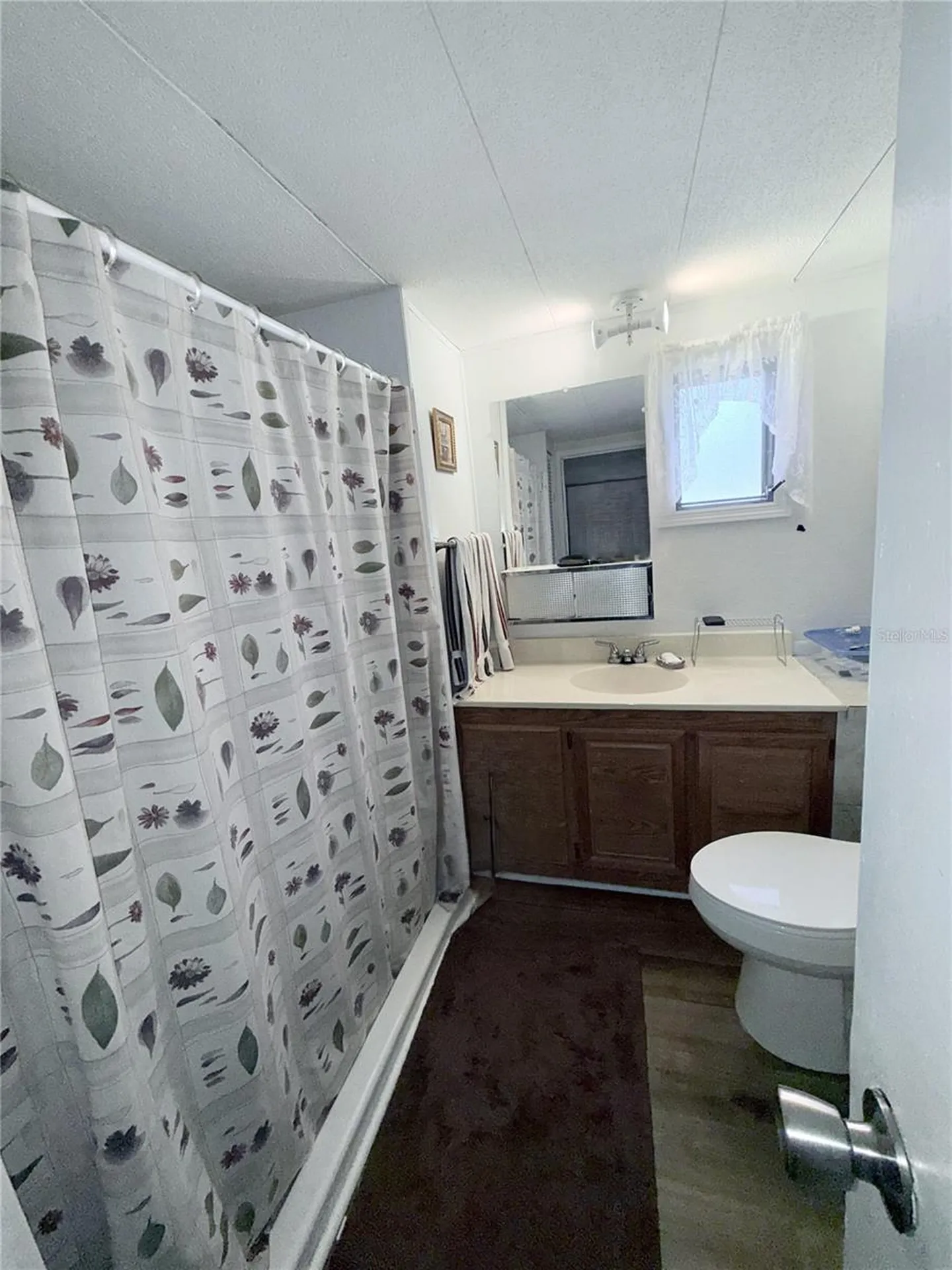 1370 County Drive Tavares FL 32778