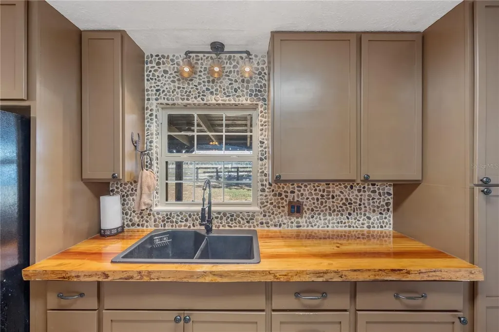17885 NE 2nd Place Williston FL 32696
