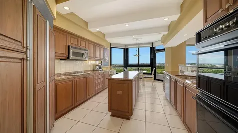 545 Sanctuary Drive Longboat Key FL 34228
