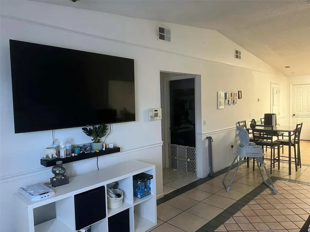 1081 Woodman Way Orlando FL 32818