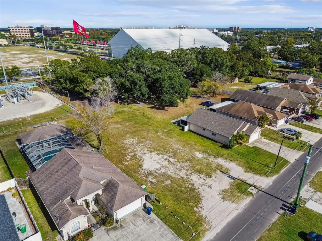 3337 W Woodlawn Avenue Tampa FL 33607