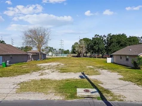 3337 W Woodlawn Avenue Tampa FL 33607