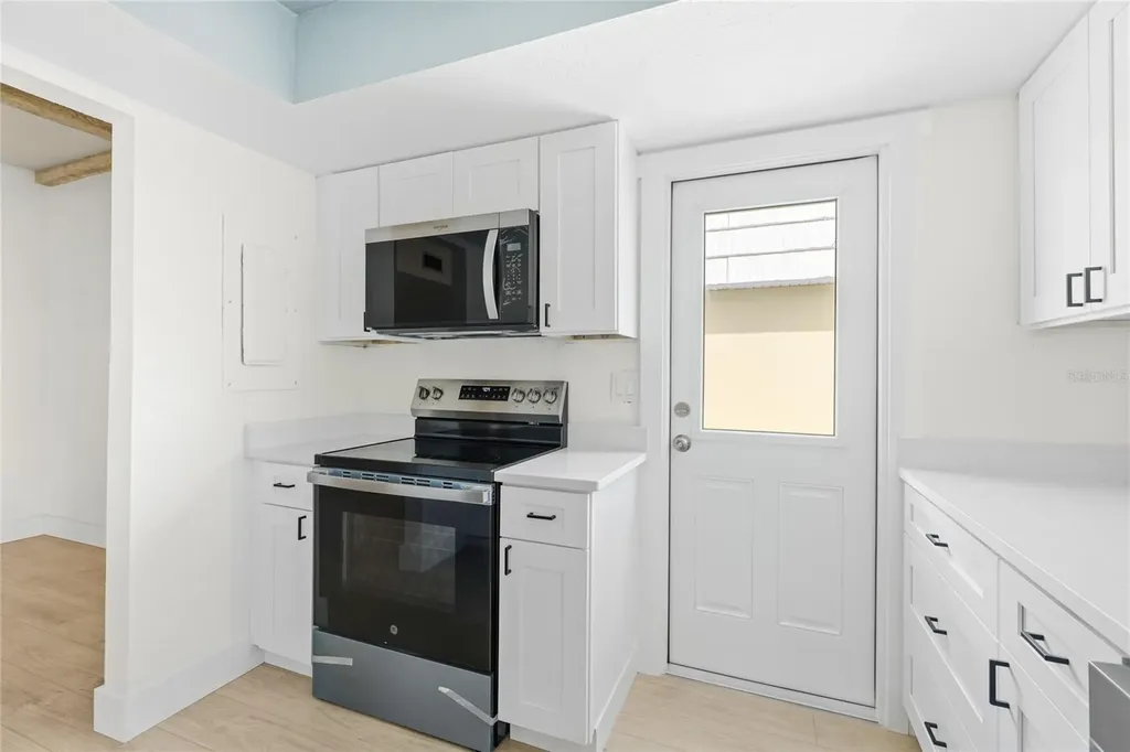 5915 Tidewood Avenue Sarasota FL 34231