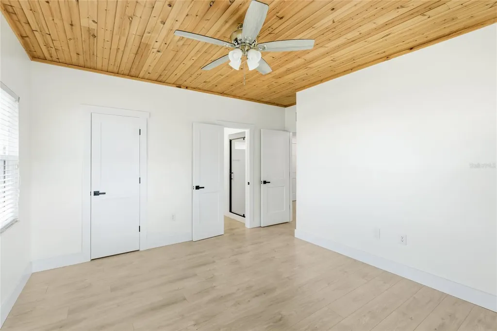 5915 Tidewood Avenue Sarasota FL 34231