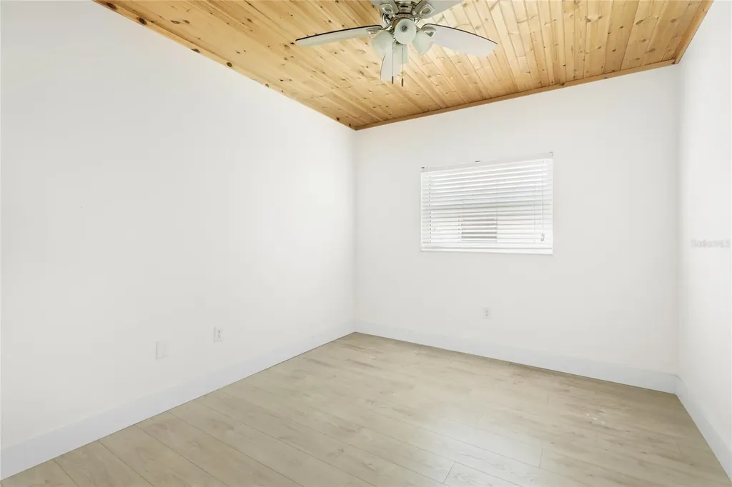 5915 Tidewood Avenue Sarasota FL 34231