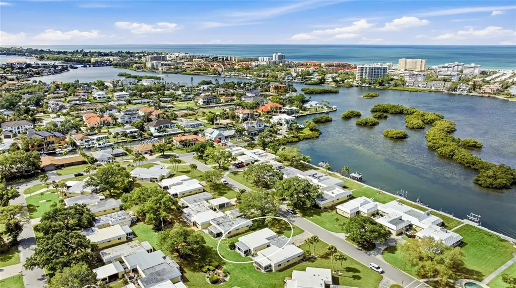 5915 Tidewood Avenue Sarasota FL 34231