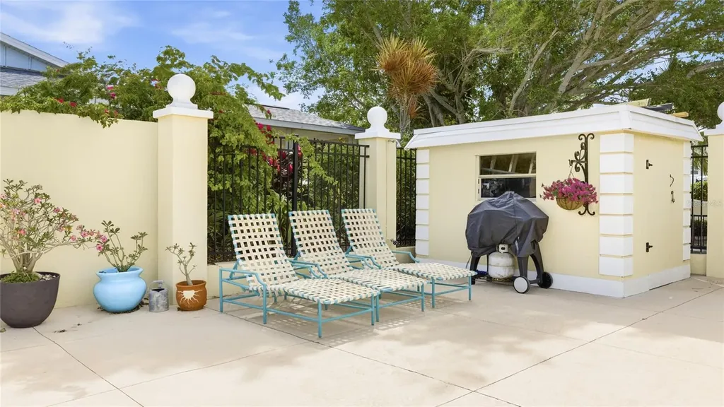 5915 Tidewood Avenue Sarasota FL 34231