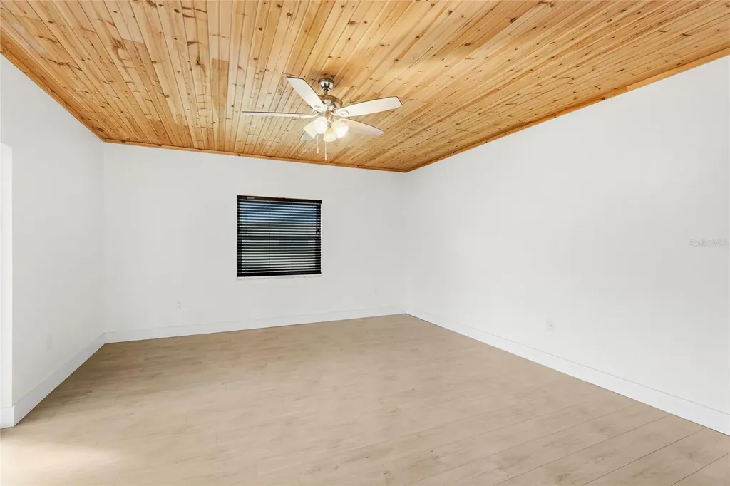 5915 Tidewood Avenue Sarasota FL 34231
