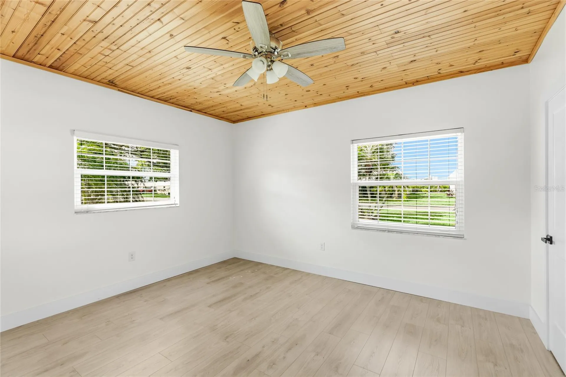 5915 Tidewood Avenue Sarasota FL 34231