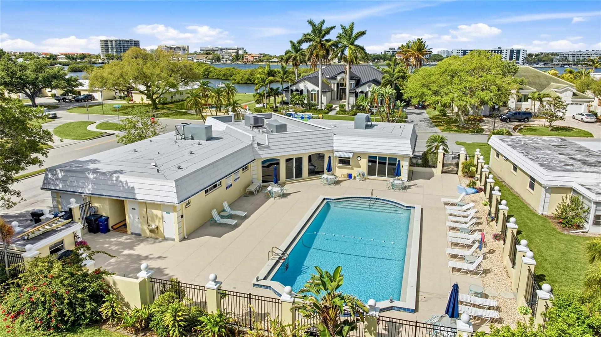 5915 Tidewood Avenue Sarasota FL 34231