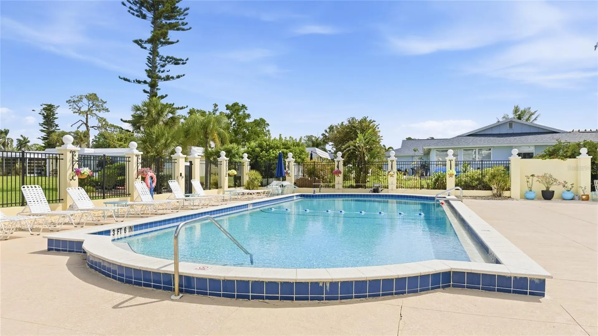 5915 Tidewood Avenue Sarasota FL 34231