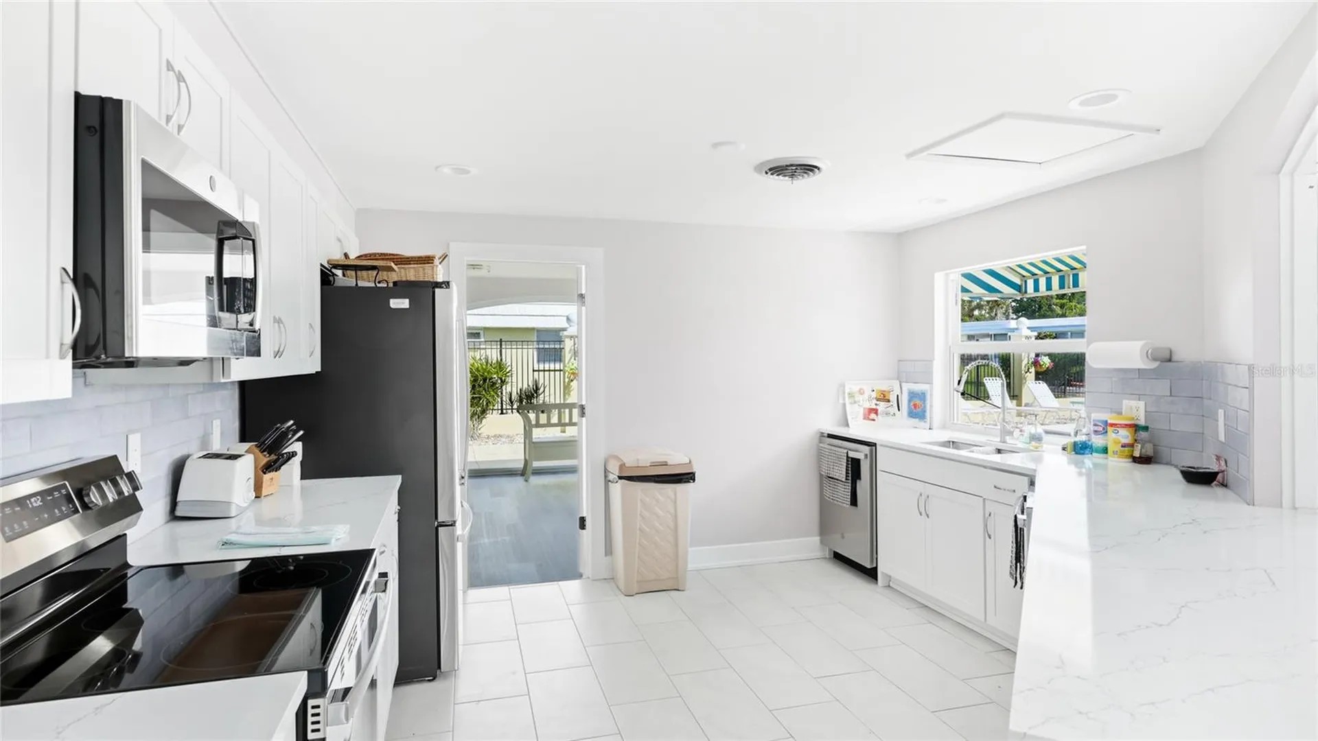 5915 Tidewood Avenue Sarasota FL 34231