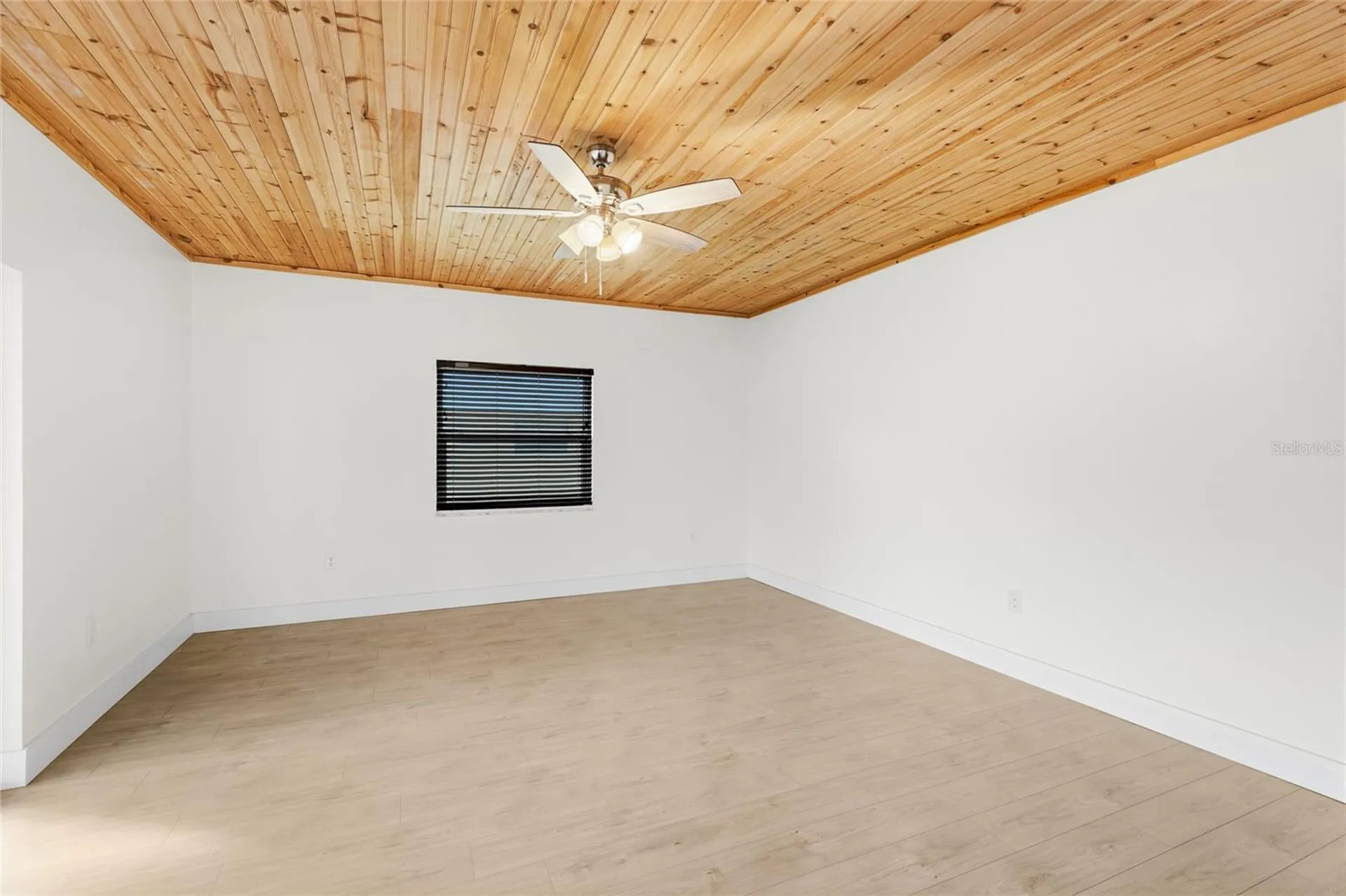 5915 Tidewood Avenue Sarasota FL 34231