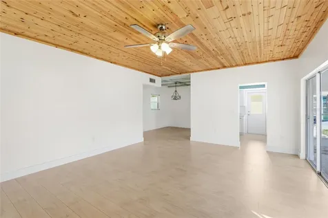5915 Tidewood Avenue Sarasota FL 34231