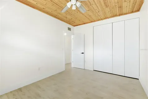 5915 Tidewood Avenue Sarasota FL 34231