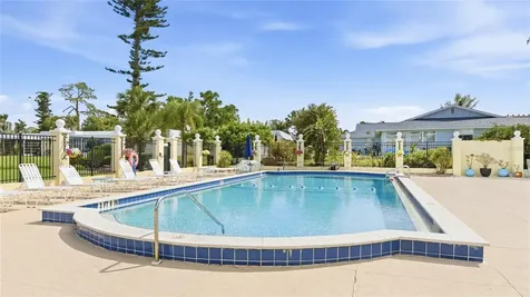 5915 Tidewood Avenue Sarasota FL 34231