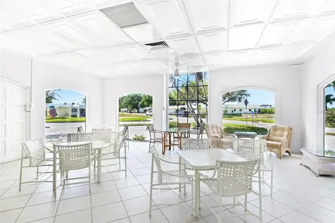 5915 Tidewood Avenue Sarasota FL 34231