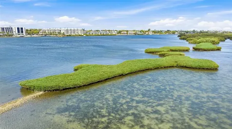 5915 Tidewood Avenue Sarasota FL 34231