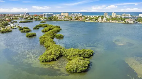 5915 Tidewood Avenue Sarasota FL 34231