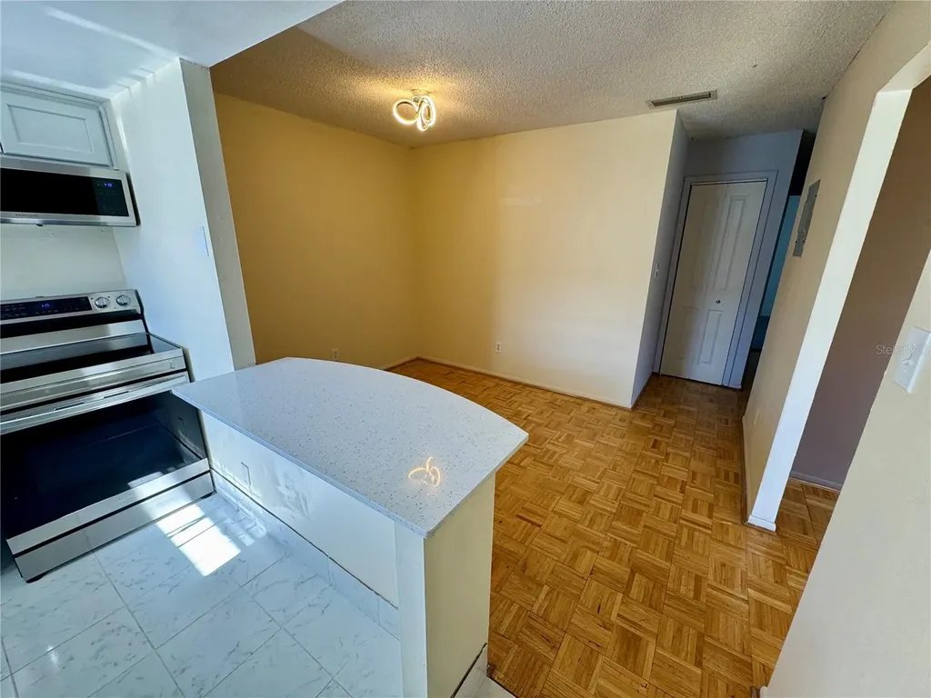 1140 84th Avenue N St Petersburg FL 33702