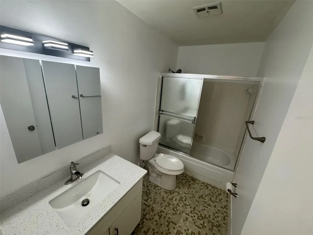 1140 84th Avenue N St Petersburg FL 33702