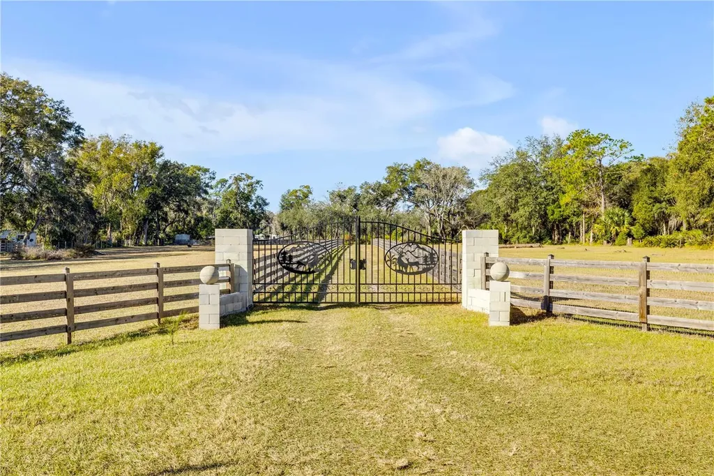 420 Roberts Road Pierson FL 32180