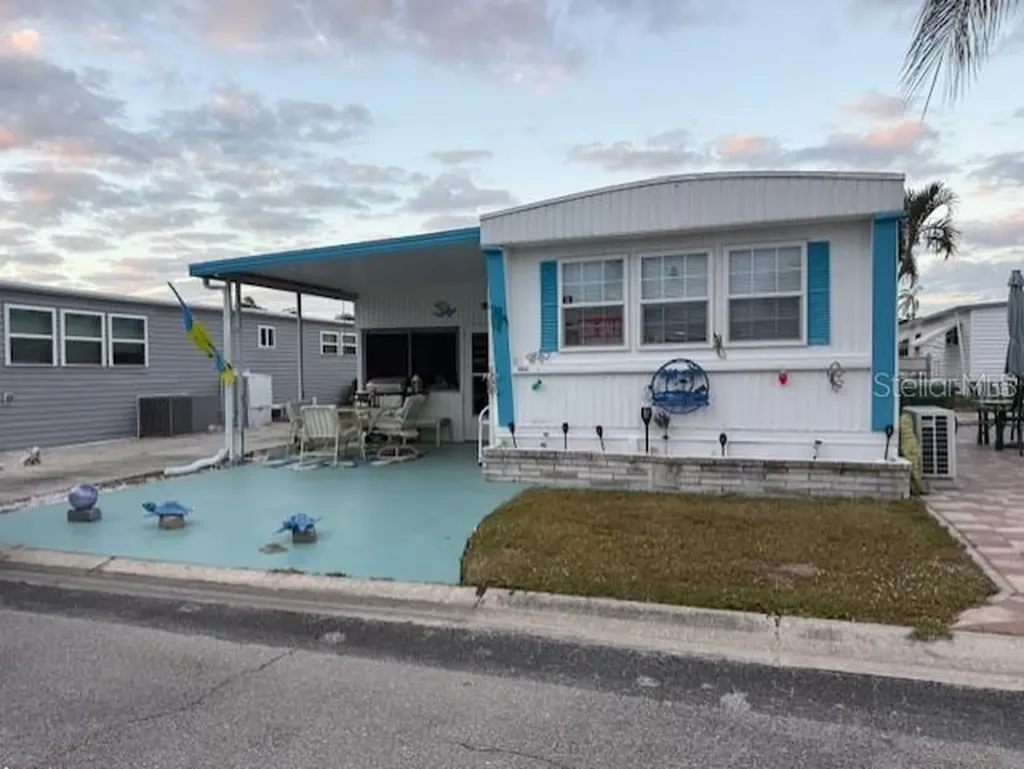 1512 23rd Avenue W Bradenton FL 34205