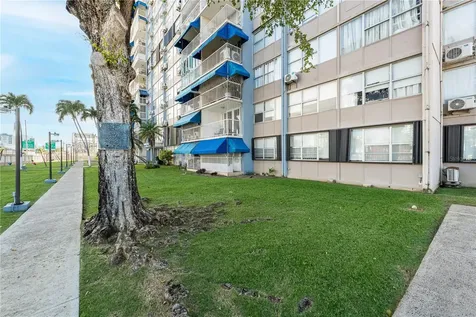 Apt 111 Cond Mundo Feliz Apt 111 Cond. Mundo Feliz Isla Verde PR 00979