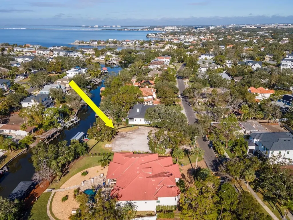 2609 N Dundee Street Tampa FL 33629