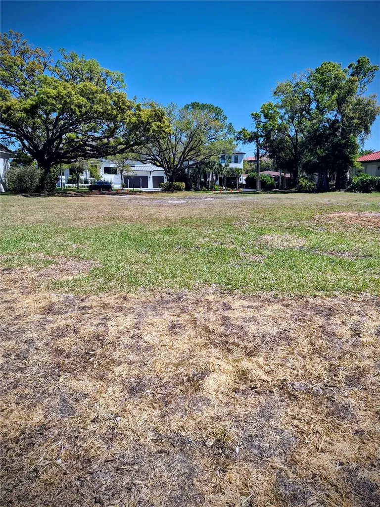 2609 N Dundee Street Tampa FL 33629