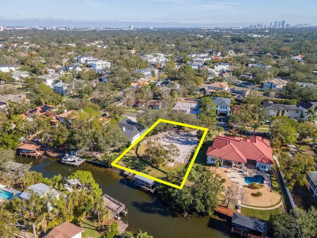 2609 N Dundee Street Tampa FL 33629
