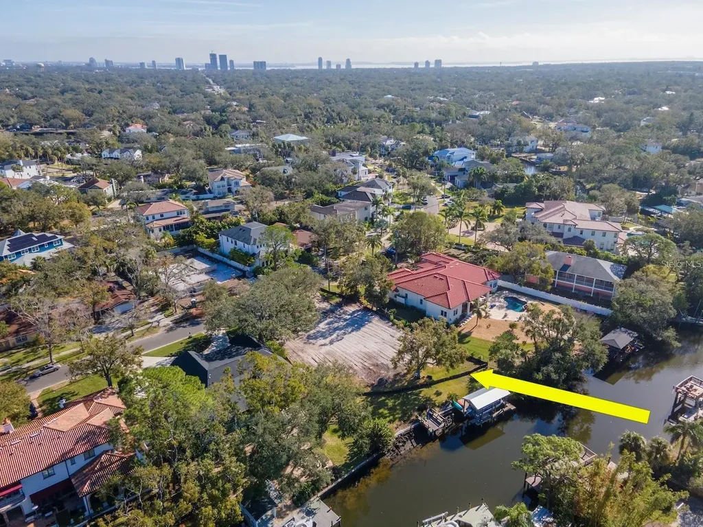 2609 N Dundee Street Tampa FL 33629