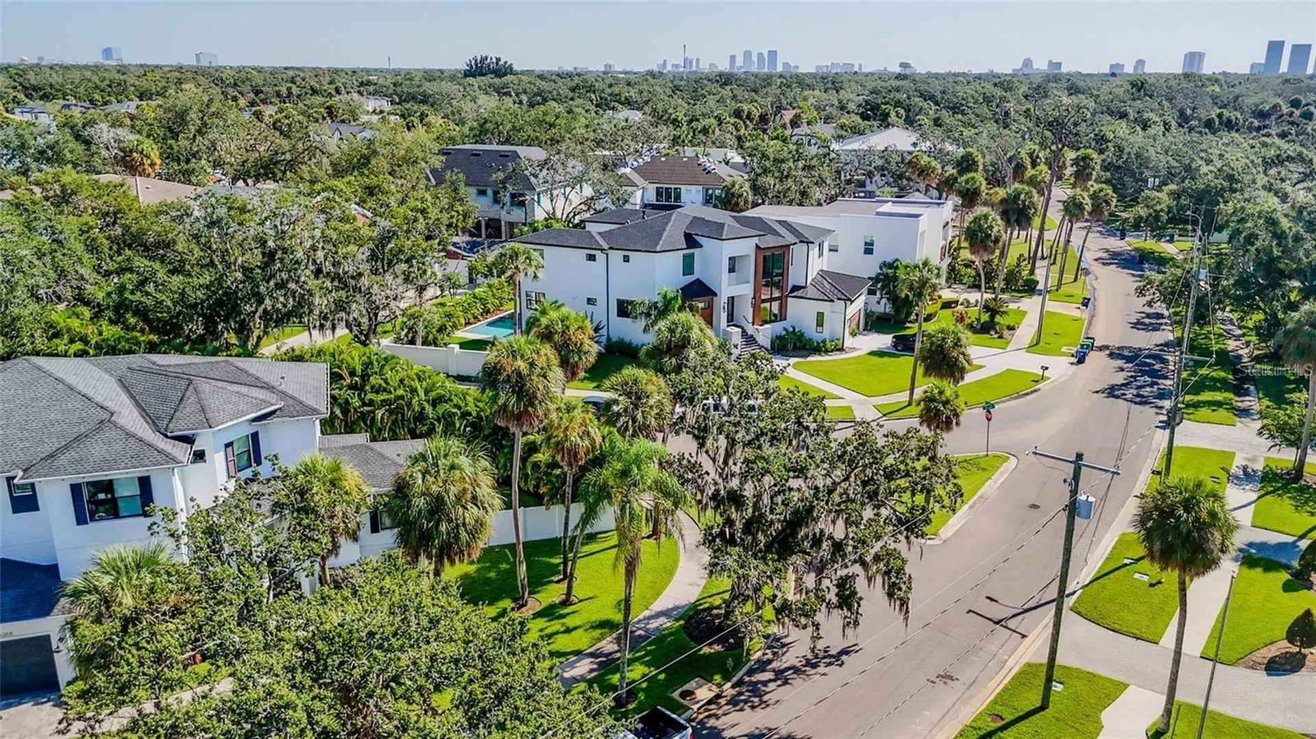 2609 N Dundee Street Tampa FL 33629