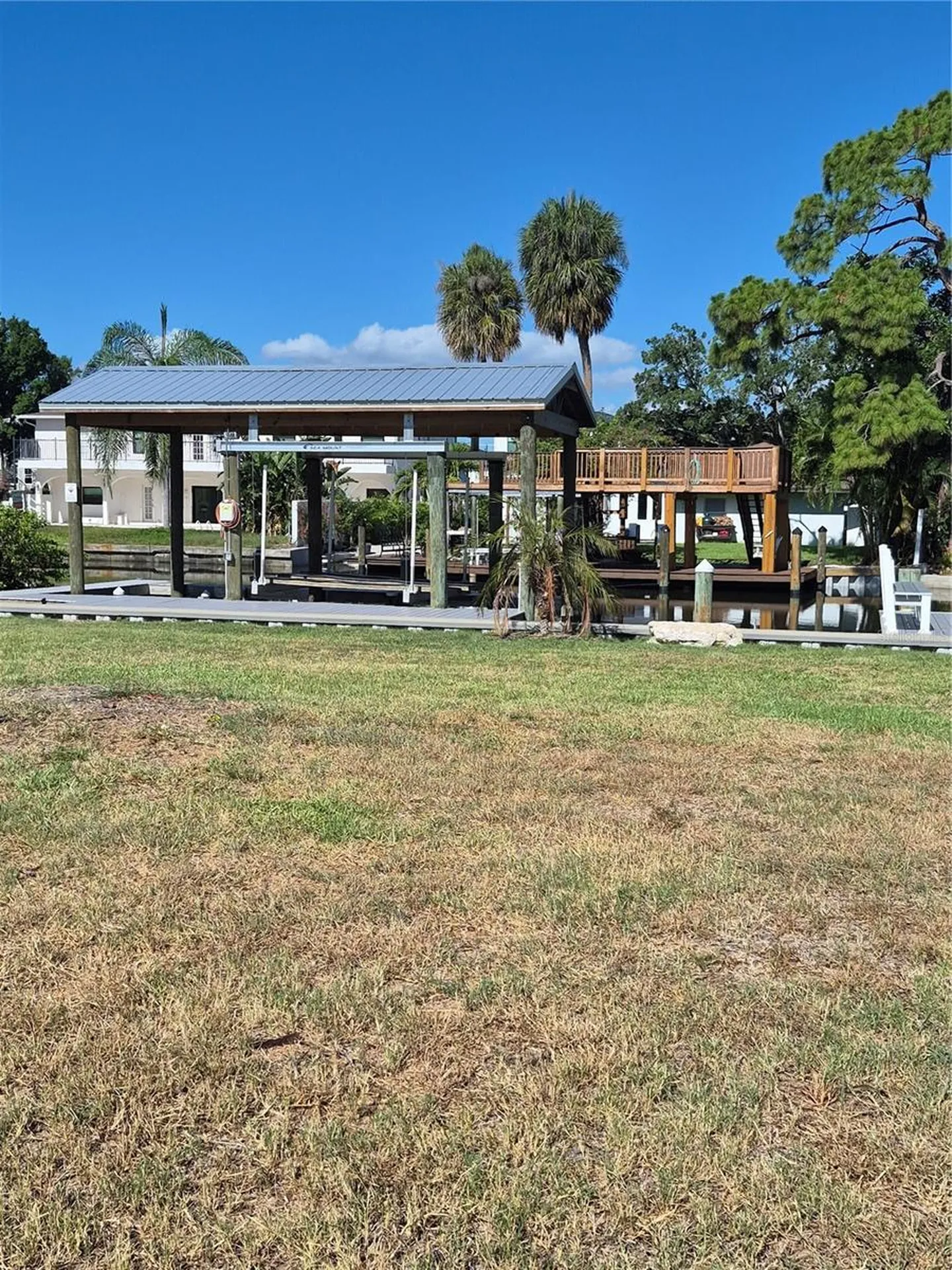 2609 N Dundee Street Tampa FL 33629