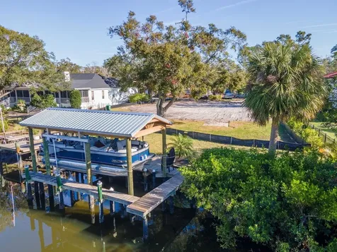 2609 N Dundee Street Tampa FL 33629