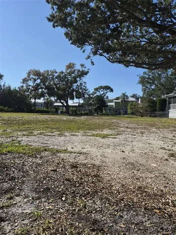 2609 N Dundee Street Tampa FL 33629