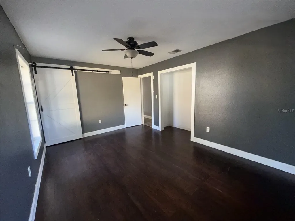 285 E Lake Street Umatilla FL 32784