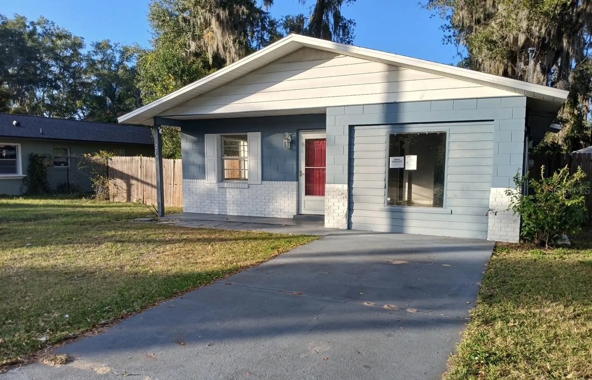 285 E Lake Street Umatilla FL 32784