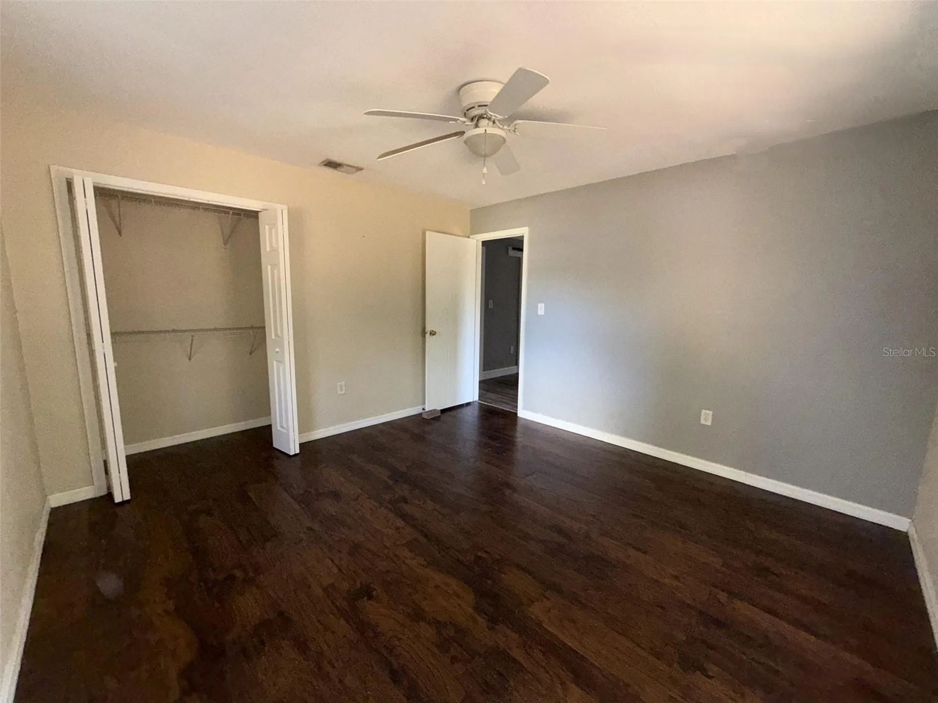 285 E Lake Street Umatilla FL 32784