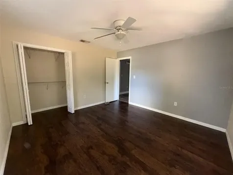 285 E Lake Street Umatilla FL 32784