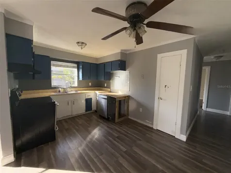 285 E Lake Street Umatilla FL 32784