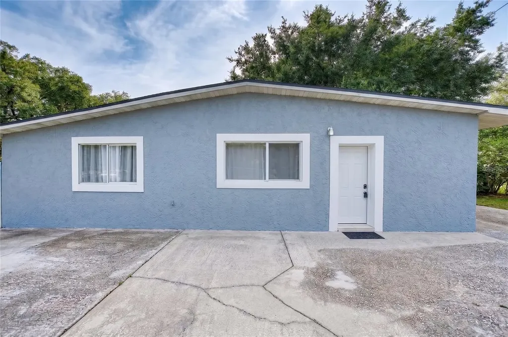 1495 Penniwa Street Intercession City FL 33848