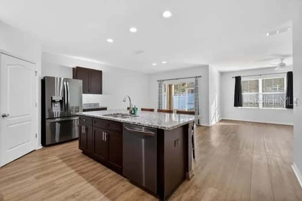 3471 Landing View Tavares FL 32778