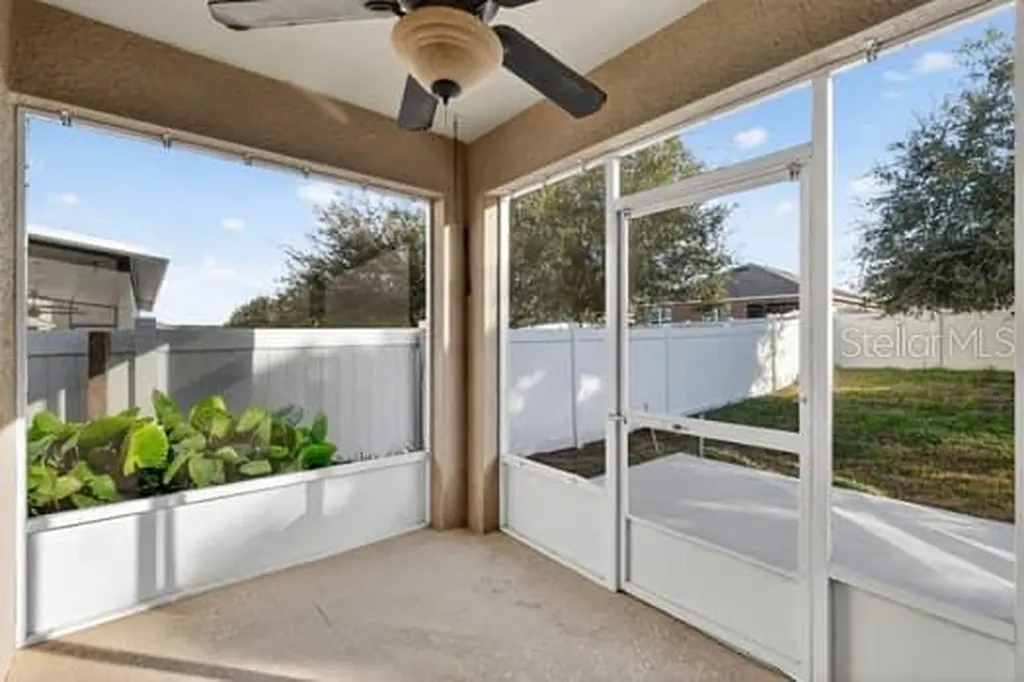 3471 Landing View Tavares FL 32778