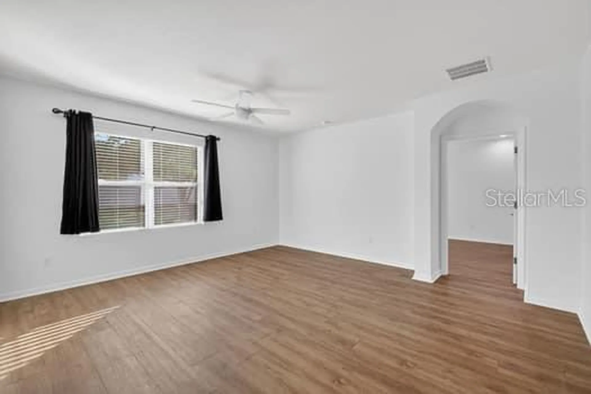 3471 Landing View Tavares FL 32778